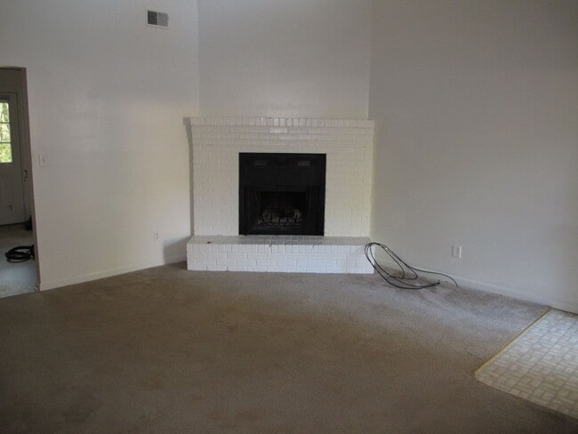 Building Photo - **WEST ATHENS 2 Bed/1 Bath Duplex** TO BE ...