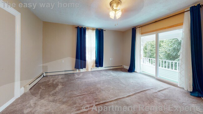 Foto del edificio - 49 Glenwood Rd