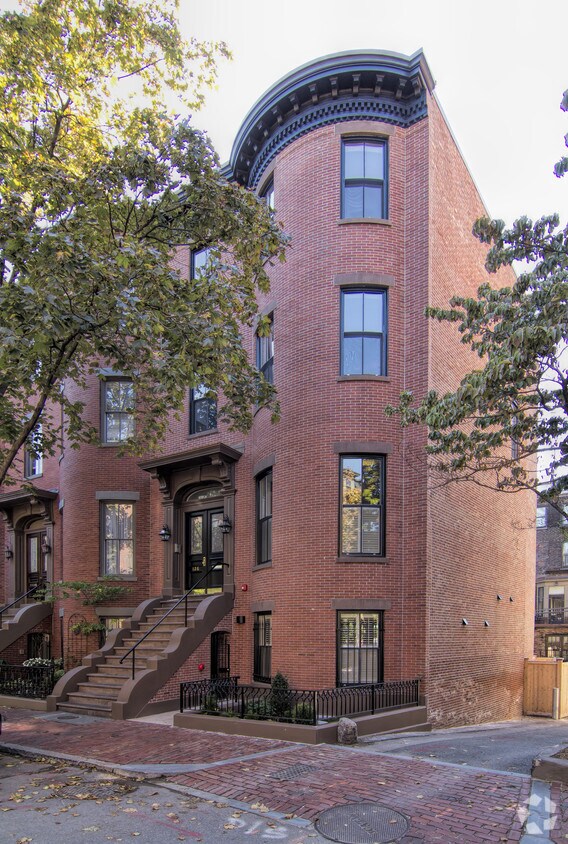 Primary Photo - 126 Pembroke St