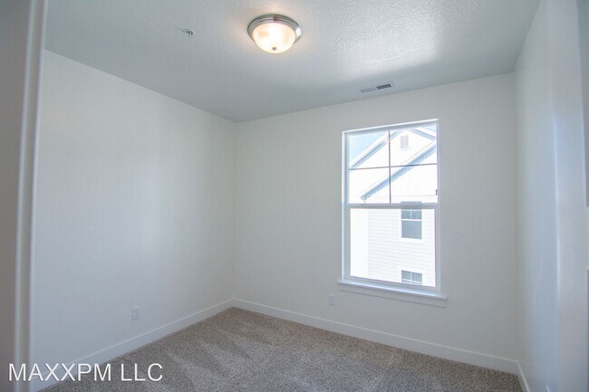 Building Photo - 3 br, 2 bath House - 509 N 310 W 509