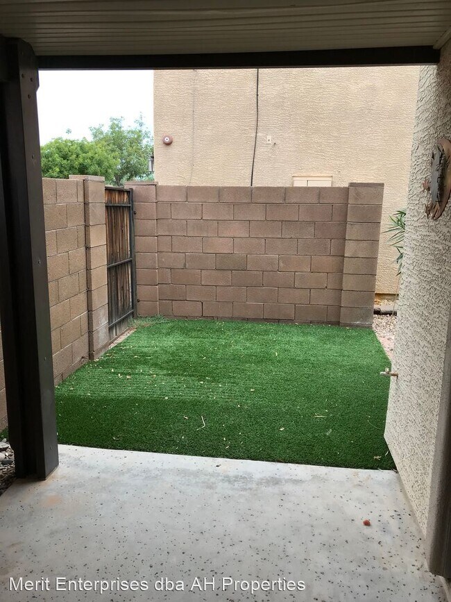 Foto del edificio - 3 br, 2.5 bath House - 2548 E MEGAN ST