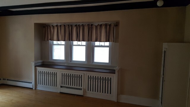 Comedor foto 3 - 1909 E Kenwood Blvd