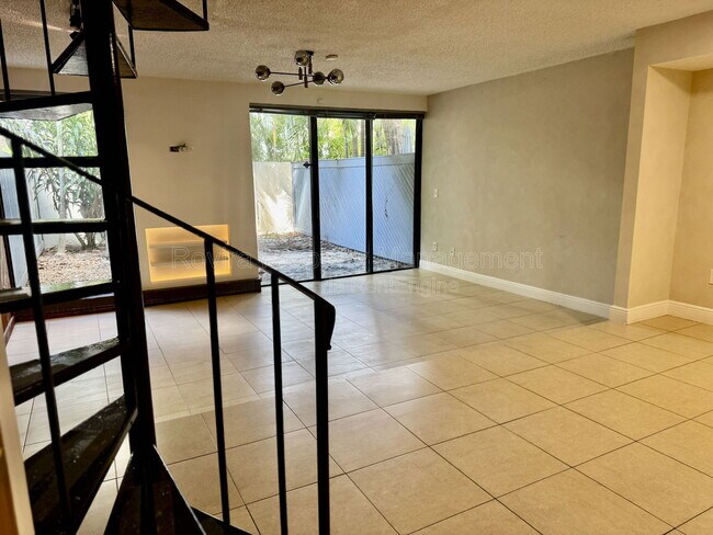 Foto del edificio - 2180 SW 9th Ave