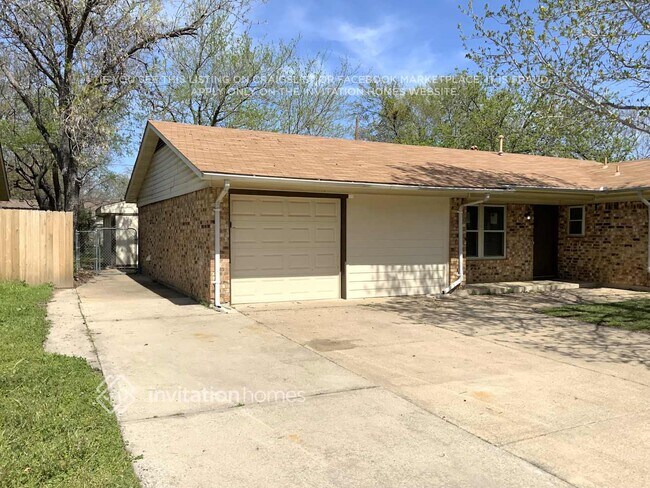 Foto del edificio - 3325 Hummingbird Ln