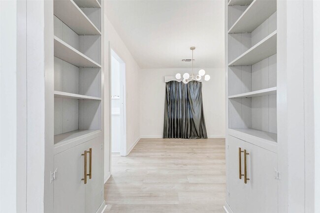 Foto del edificio - 5414 Grand Lake St