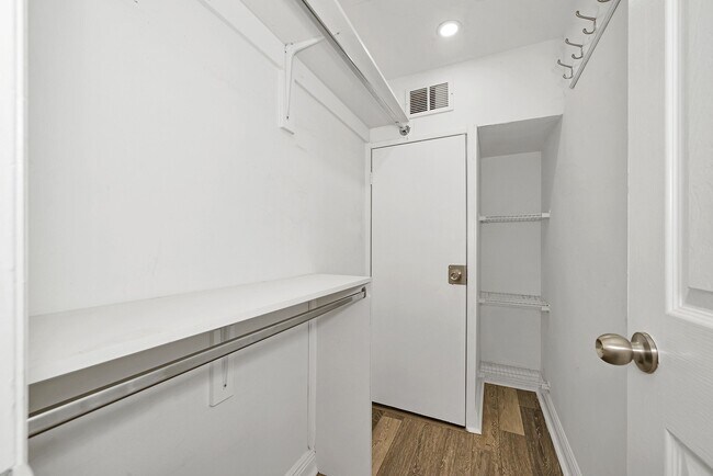 Foto del edificio - 3524 SW 14th St