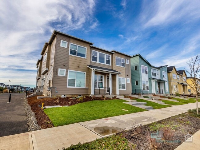 Photo - Bright 2-Bedroom, 2.5-Bathroom Home in Hillsboro