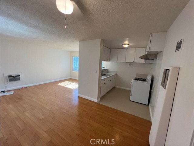 Foto del edificio - 366 N Vecino Dr