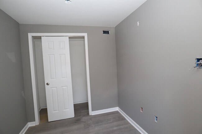 Building Photo - 5448 Springfield Ave