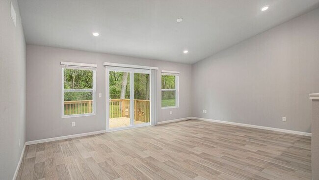 Building Photo - 5376 Eric St