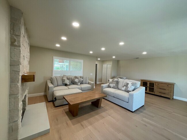 Foto del edificio - 13715 Westward Dr