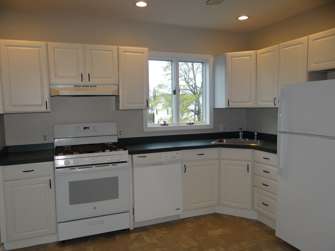 40 Atherton St Unit 2, Quincy, MA 02169 Apartments in Quincy, MA