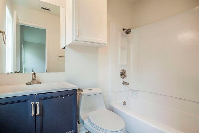 Foto del edificio - 8715 Pineridge Dr