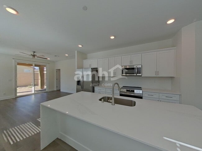 Foto del edificio - 893 English Primrose St