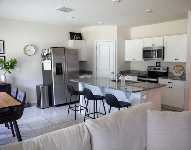 Foto del edificio - 404 Button Sage Ln