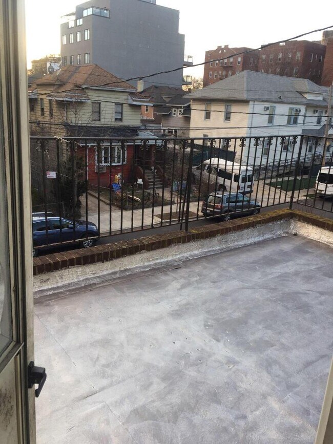 Foto del edificio - 1517 E 15th St