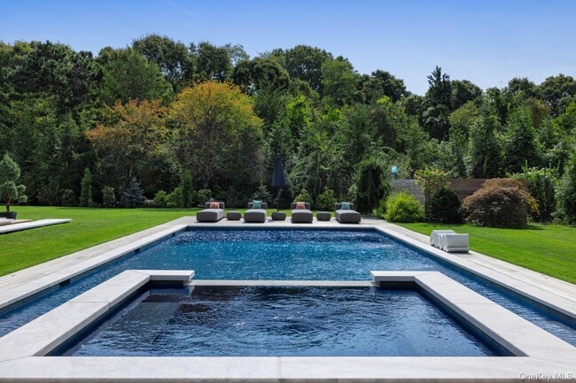 Building Photo - 233 N Magee St