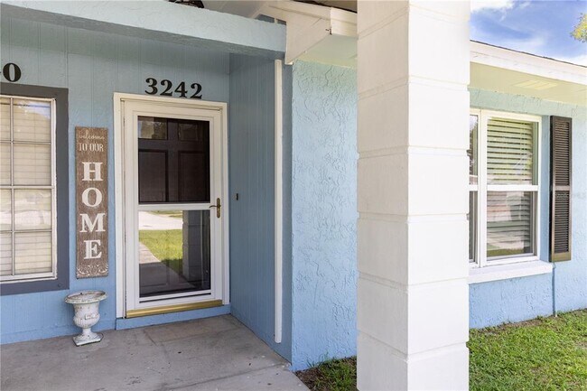 Foto del edificio - 3242 Laurel Dale Dr