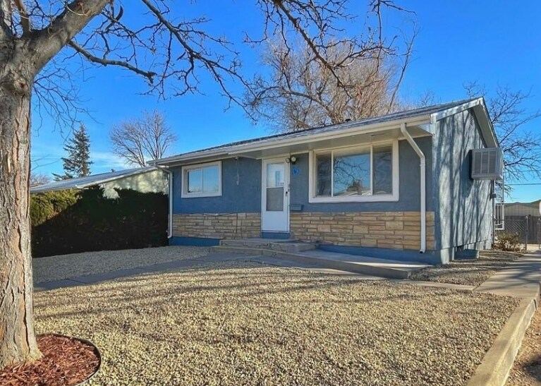 Primary Photo - 2940 Lancaster Dr