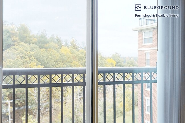 Foto del edificio - 3 Chrysler Rd