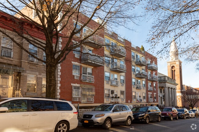 Building Photo - 420 42nd St