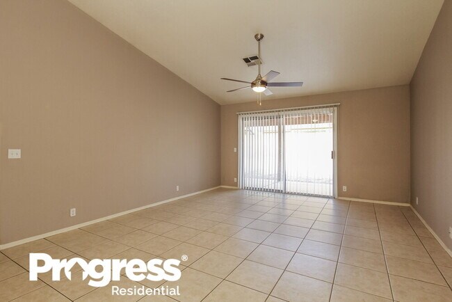 Foto del edificio - 8720 W Tuckey Ln