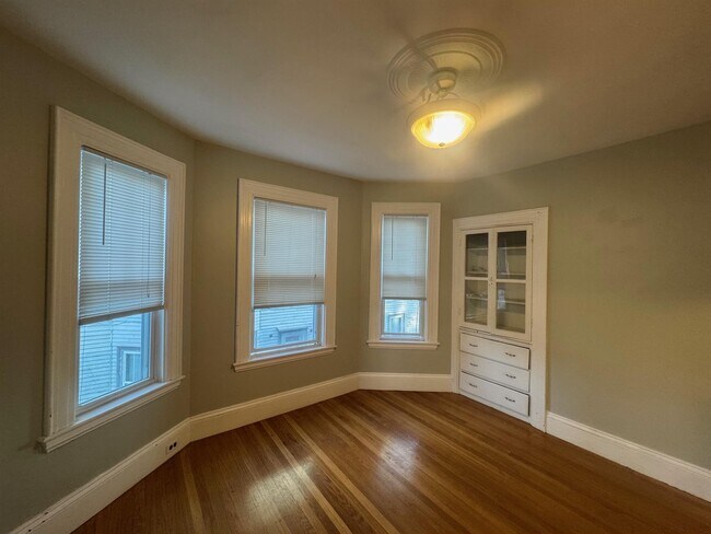 Foto del edificio - 106 Highland Ave