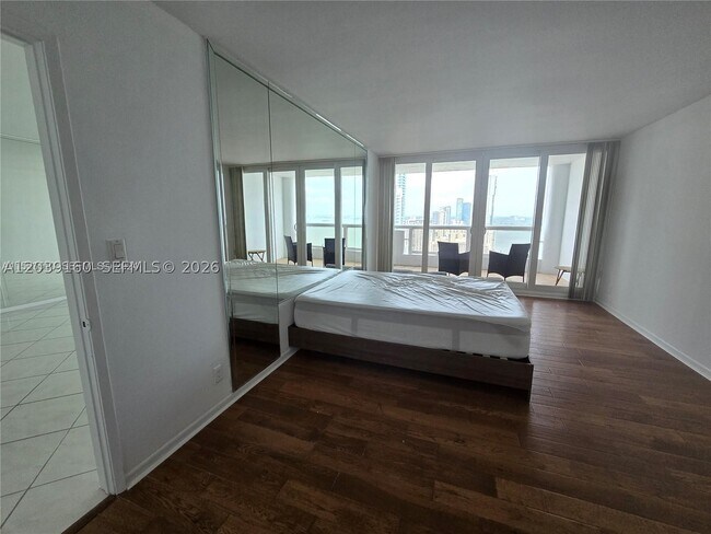 Foto del edificio - 1717 N Bayshore Dr