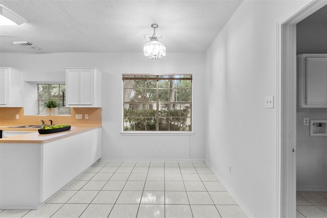 Building Photo - 6614 Berrytree Ln