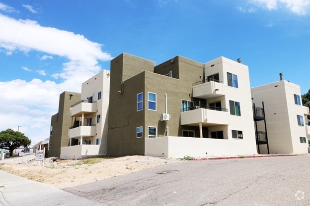 Building Photo - 760 Juan Tabo Blvd NE