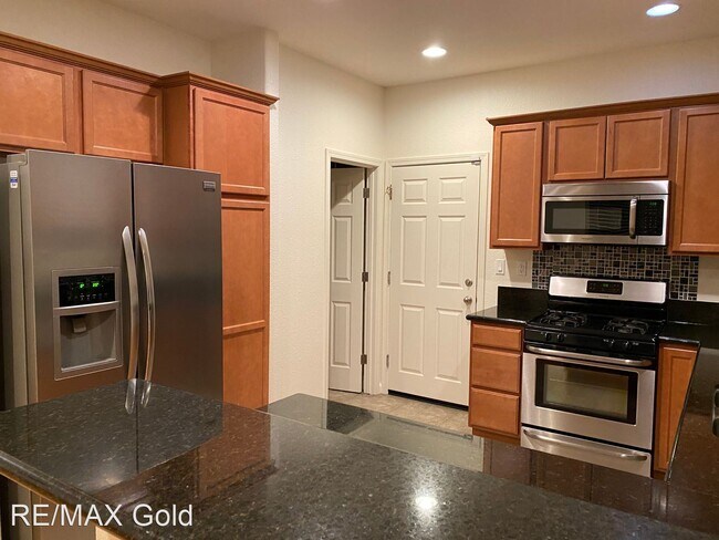 Building Photo - 3 br, 2.5 bath House - 3480 Mashie Drive