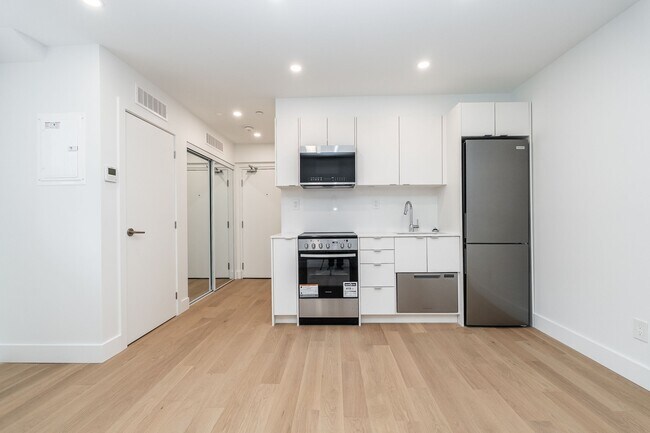 Photo du bâtiment - 612 Dawes Rd