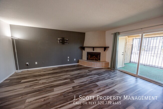 Building Photo - 8344 N 21st Dr