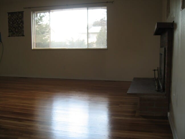 Building Photo - 810 Morgan Dr