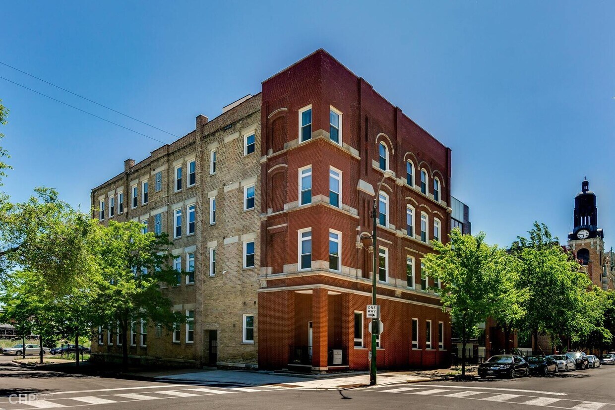 Primary Photo - 1359 N Noble St