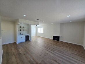 Building Photo - 314 Huntington St