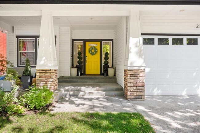 Foto del edificio - Beautiful 3 bed 2.5 bath home