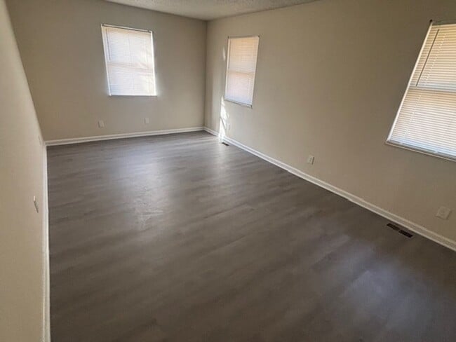 Photo - Knoxville 37915 - 4 bedroom 2 bath - call Howard Grower 865-705-0969 House