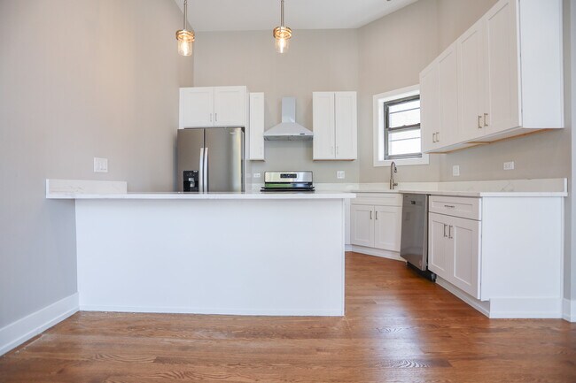 Foto del edificio - 1359 W Barry Ave