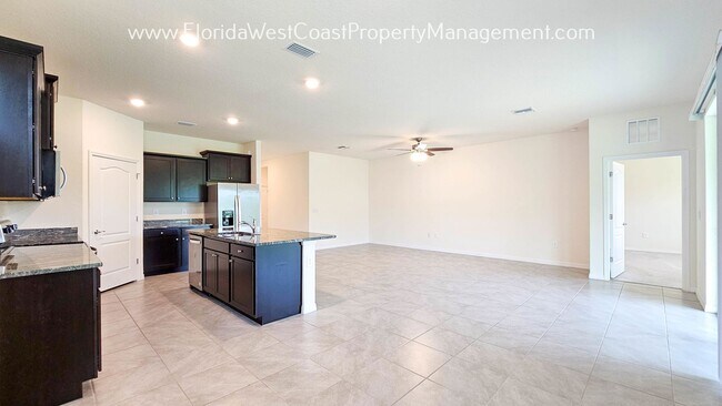 Foto del edificio - LOVELY 4 BED/2 BATH LAKEWOOD RANCH HOME! A...
