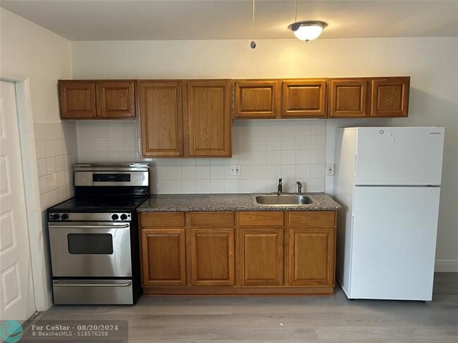 Foto del edificio - 2442 Jackson St