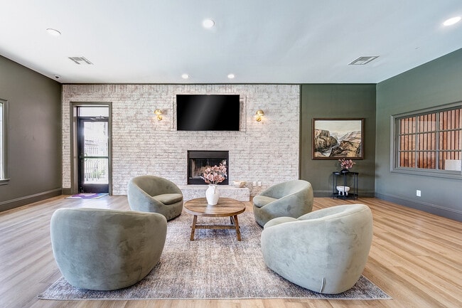 Yugo Flagstaff Grove-POI-002 - Yugo Flagstaff Grove Apartments