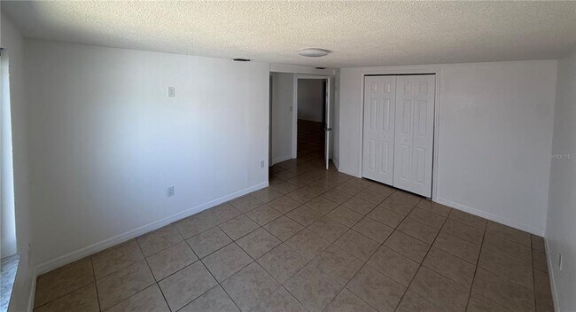 Foto del edificio - 7619 Summertree Ln