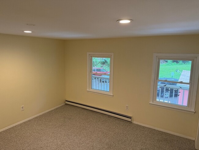 Building Photo - 4 Stockton Sergeantsville Rd
