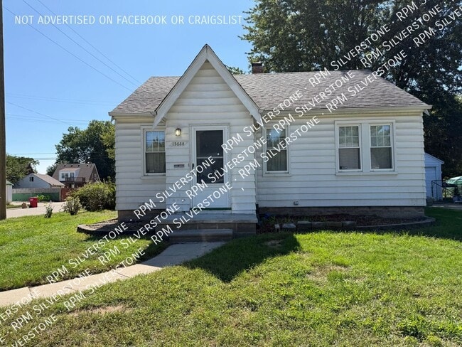 Building Photo - 15638 Evergreen-