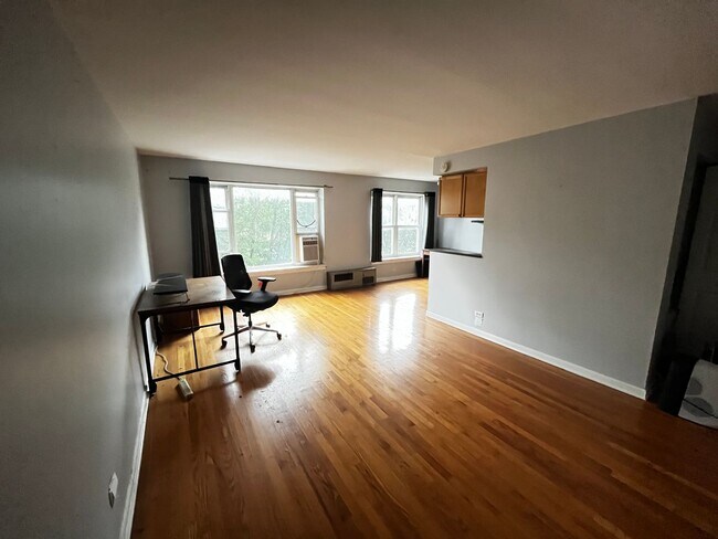 Foto del edificio - 2424 W Estes Ave
