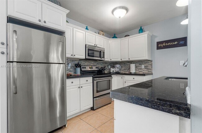 Foto del edificio - 2033 NE 33rd Ave