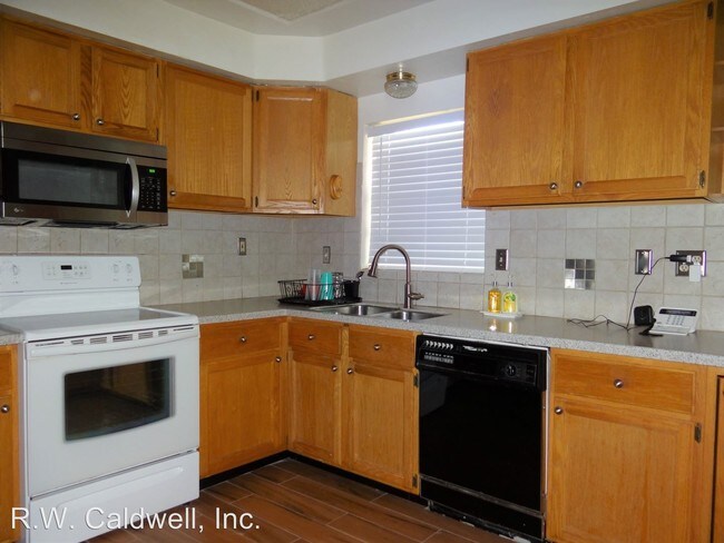 Foto del edificio - 2680 Fairway Ave S