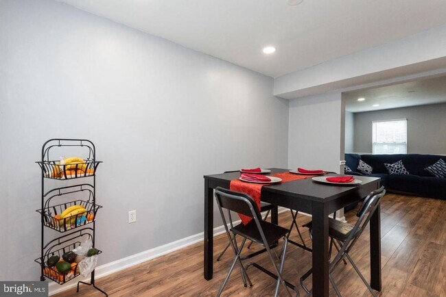 Foto del edificio - 8202 Marlton Ct