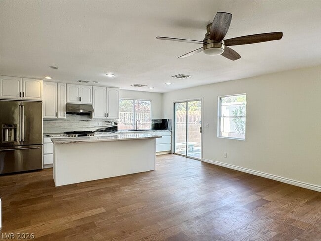 Foto del edificio - 1951 Sundown Canyon Dr